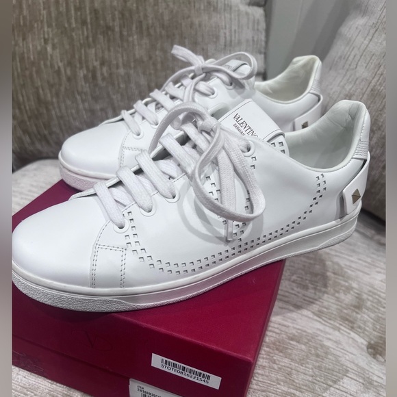 Valentino Shoes - Valentino Garavani size 7.5 leather sneakers.